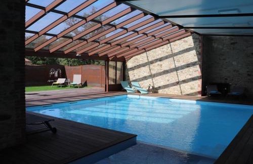 Les Herbiers House | Gîte de charme avec piscine couverte, idéal pour 10 pers., PMR, proche Puy du Fou, grand jardin, loisirs - FR-1-426-428
