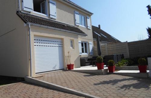 Bernieres-sur-Mer House | Gîte de Eric et Rose