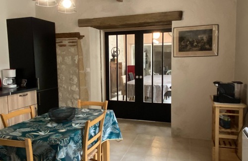 Montrichard Val de Cher House | Gîte des Caves, 16th century, near Beauval and Chenonceaux, troglodyte pool