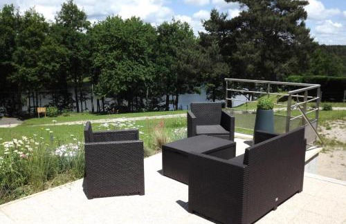 Servieres-le-Chateau Apartment | Gîte de France L'oustal du lac 3 épis - Gîte de France 4 personnes MAE-8964
