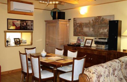 Saint-Martin-Sepert Apartment | Gîte de France à Les Trois Saints 2 épis - Gîte de France 8 personnes MAE-9244