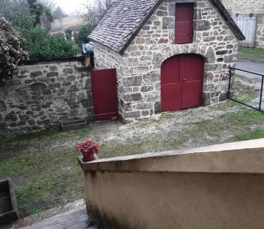 Sioniac Apartment | Gîte de France à Sioniac 2 épis - Gîte de France 5 personnes MAE-9744