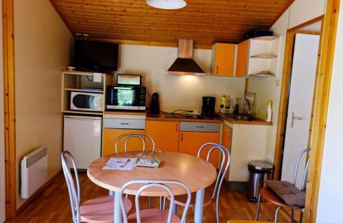 Laval-sur-Luzege Apartment | Gîte de France Chalet - Gîte de France 4 personnes MAE-6644