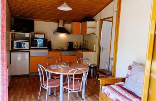 Laval-sur-Luzege Apartment | Gîte de France Chalet - Gîte de France 4 personnes MAE-6644