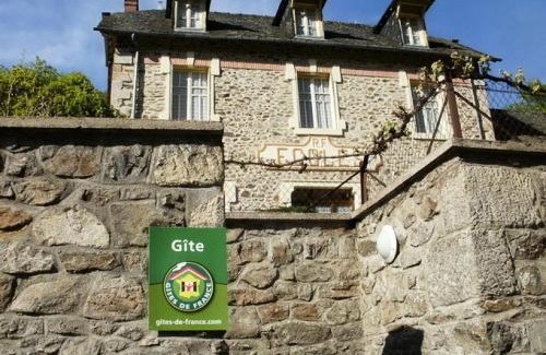 Laval-sur-Luzege Apartment | Gîte de France Gîte ecole 3 épis - Gîte de France 4 personnes MAE-6354