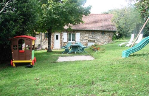 Sainte-Fortunade Apartment | Gîte de France Gite de chouvert "francois" 3 épis - Gîte de France 4 personnes MAE-6374