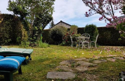 Albussac Apartment | Gîte de France Les hortensias 3 épis - Gîte de France 2 personnes MAE-9614