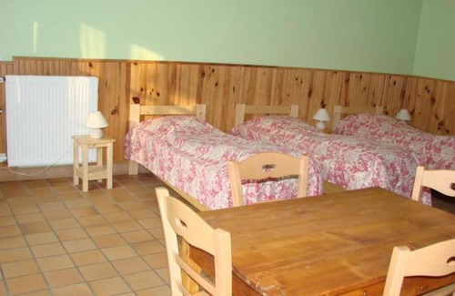Saint-Gervais-la-Foret Apartment | Gîte de l'Orangerie 15 pers.
