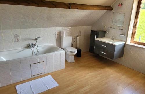 Mons House | Gîte de L'obourg-joie