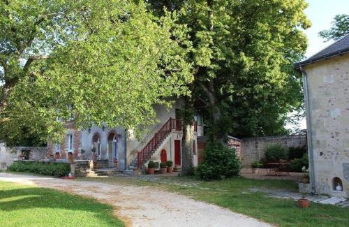 Vernou-sur-Brenne House | Gîte de la Mignonerie du Château de Jallanges pour 19 personnes avec 4 ou 7 chambres