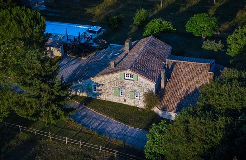 Monsaguel House | Gîte de la Truffière, heated swimming pool and jacuzzi