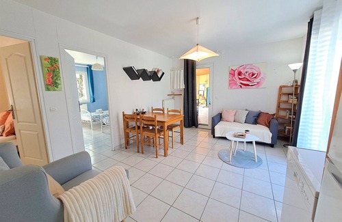 Limogne-en-Quercy House | Gîte de Lescurou Coquelicot 4 Guests–Pool, Nature & Peaceful Family Retreat