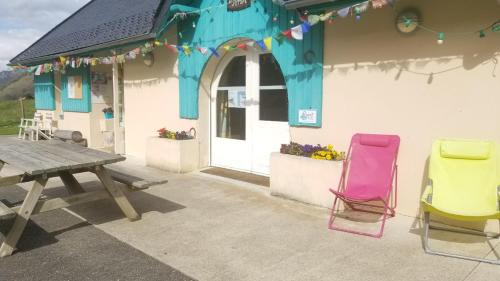 Accous Hotel | Gîte de montagne du Plateau de Lhers- Accueil randonneurs