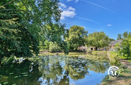 Ambrieres-les-Vallees House | Gîte de Villefeu, 8 personnes