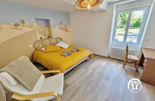 Ambrieres-les-Vallees House | Gîte de Villefeu, 8 personnes