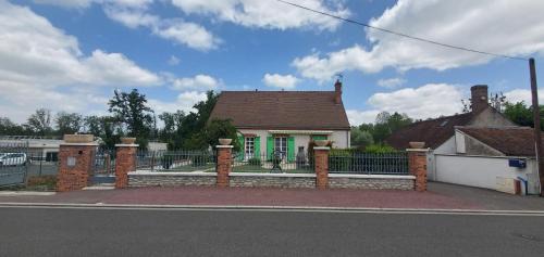 Amilly House | Gîte du canal rue de la Tuilerie