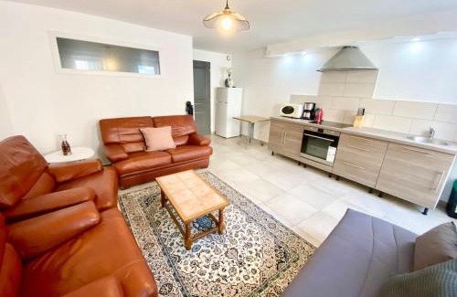 Serres Apartment | Gîte du Claret en plein cœur de Serres Wi-Fi
