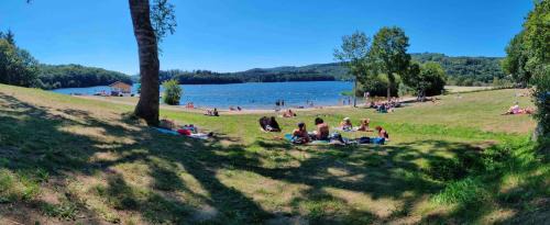 La Salvetat-sur-Agout House | Gîte du Gua des Brasses au bord du lac de la Raviège