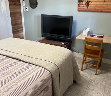 Notre-Dame-du-Laus Bed & Breakfast | Gîte du lac Poisson Blanc