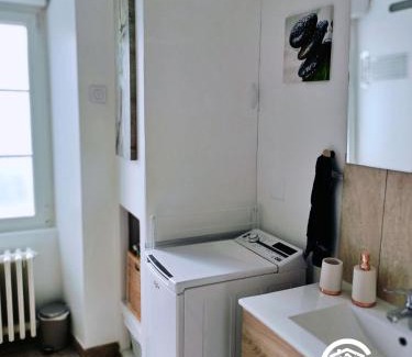 Chammes House | Gîte du Lavoir, 8 personnes