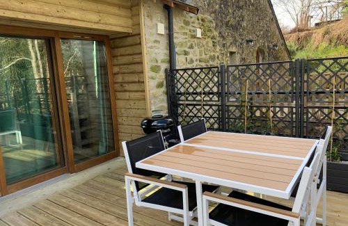 Noyal-Muzillac Apartment | Gîte du Nid Beau Duplex tout confort, entouré de verdures, piscine chauffée de mi-mai à mi-sept