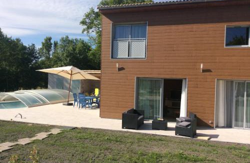 Laruscade Bed & Breakfast | Gîte Du Puy de l'étang