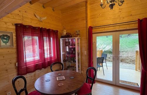Boutenac Ski Chalet | Gîte du Sanglier Magique - hommage au célèbre sorcier