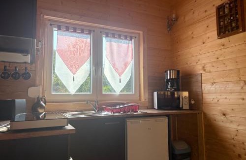 Boutenac Ski Chalet | Gîte du Sanglier Magique - hommage au célèbre sorcier