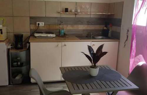 Pont de Vivaux Apartment | Gîte du stade Le Studio cour parking et piscine partagee