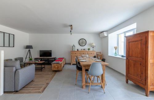 Houesville House | Gîte du Tilleul - Maison climatisée pour 8 voyageurs