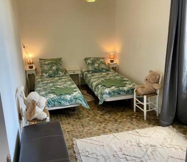 Monsireigne House | Gîte en bord de lac