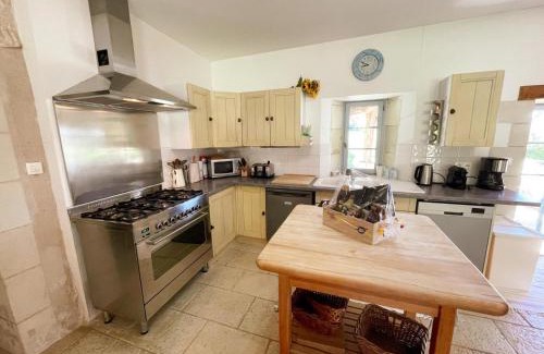 Cussay House | Gîte en Touraine avec piscine privée, spa et WiFi - FR-1-381-601