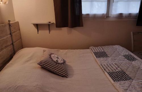 Sercoeur House | Gîte ensoleillé idéal pour couples - Proche d'Épinal avec terrasse et Wifi - FR-1-589-613