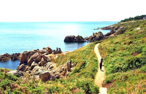 Plouguiel House | Gîte entre Paimpol Bréhat et Perros Guirec Côte de Granit Rose Vue terre mer
