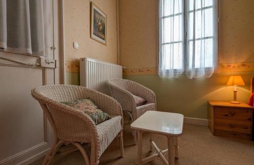 Martizay House | Gîte entre Touraine et Berry, bordé de rivière, près du parc animalier et station thermale - FR-1-591-67
