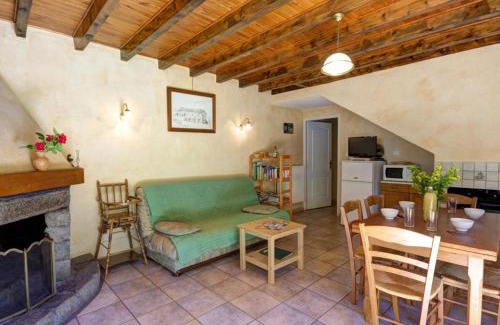 La Versanne House | Gîte et studio avec cheminée, terrasse, salle de jeux et nature préservée à La Versanne - FR-1-496-280