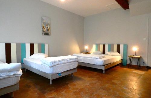 Saint-Georges-sur-Eure House | Gîte familial avec jardin clos, à Saint-Georges-sur-Eure, 7 chambres pour 14 pers, proche Chartres - FR-1-581-84