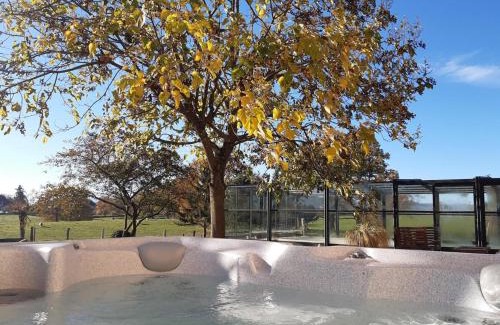 Vivans House | Gîte familial 14 pers. avec piscine chauffée, spa, sauna, terrains de jeux et borne électrique. - FR-1-496-3