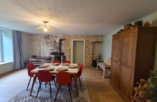 Remicourt House | Gîte familial 6 pers, vallée Vosges, proche Vittel, parking, jardin - FR-1-589-697