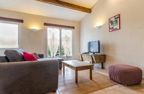 Rouans House | Gîte familial avec jardin clos, à 25 km de Nantes, WiFi, vélos et jeux pour enfants. - FR-1-306-953