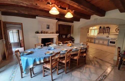 Viville House | Gîte familial avec jardin, cheminée et équipements bébé – Bellevigne, Charente - FR-1-653-149