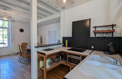 Chadurie House | Gîte familial avec piscine chauffée, jardin privé et équipements bébé en Charente - FR-1-653-182