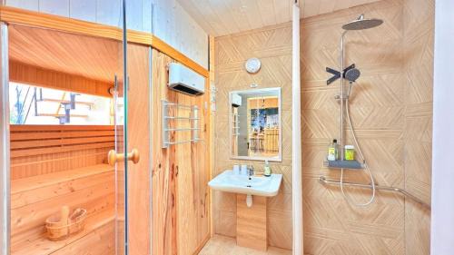 Les Roches-l'Eveque House | Gîte familial Détente entre Loir et coteau, spa-sauna, acc pmr