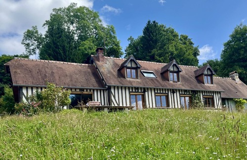 Hermival-les-Vaux Cottage | Gîte-Family-Ensuite-Countryside view