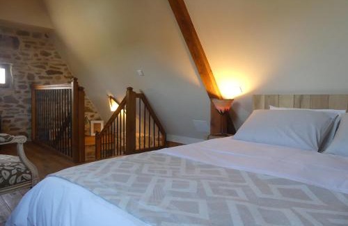 Frontenac House | Gîte Fleurs d'eau, Le Hameau du Quercy, charme, calme, piscine naturelle