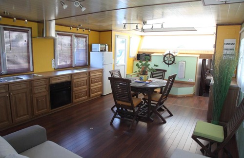 Saint-Valery-sur-Somme Boat Rental | Gîte Fluvial de La Baie de Somme Le Lihoury