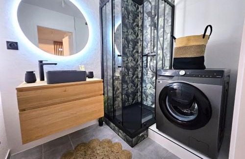 Colmar Centre Ville Apartment | Gîte Forestier - T2 Cosy avec Terrasse & Parking privatif -Centre ville