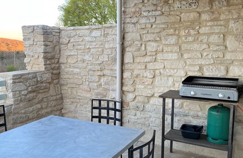 Saint-Privat-de-Champclos Apartment | Gîte Barjac