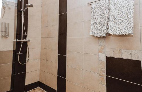 Limoux Apartment | Gîte - Holiday Home Vent Cers