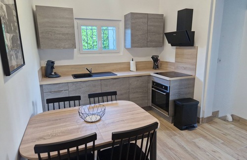 Perpignan House | Gîte in wooded grounds - Le Mas de Jade